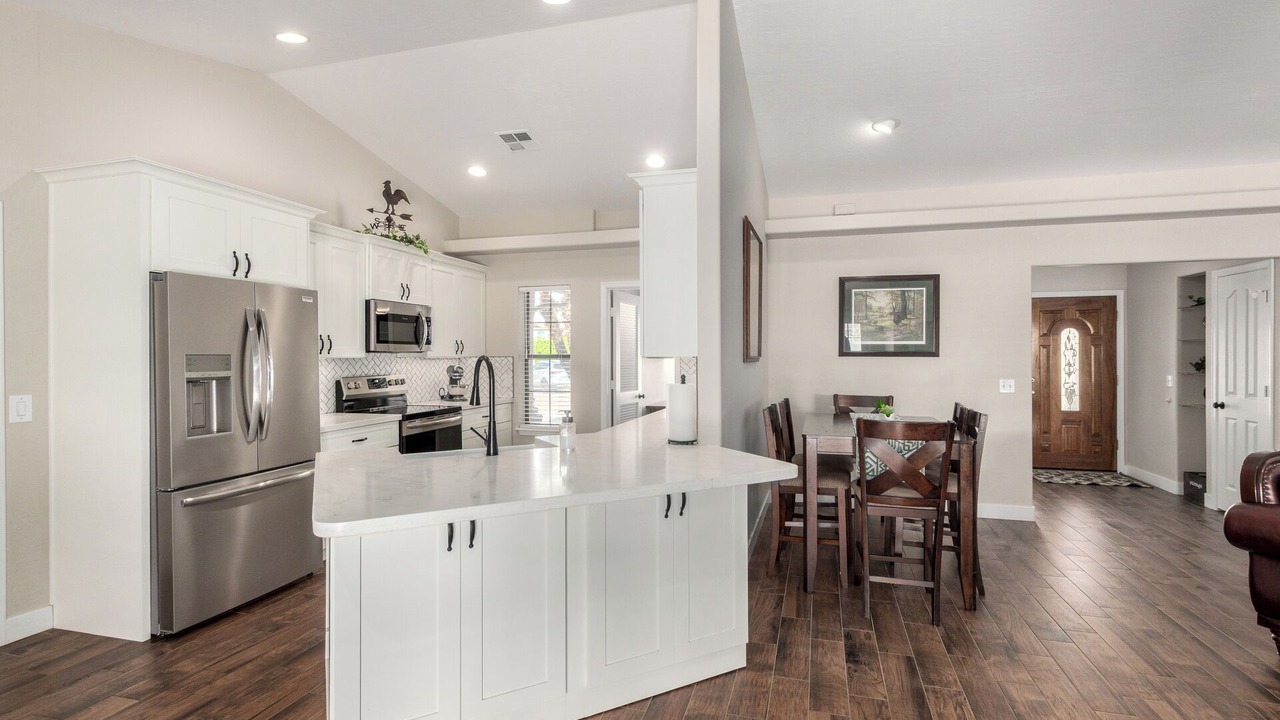 Photo of Kitchen in Val Vista Lakes