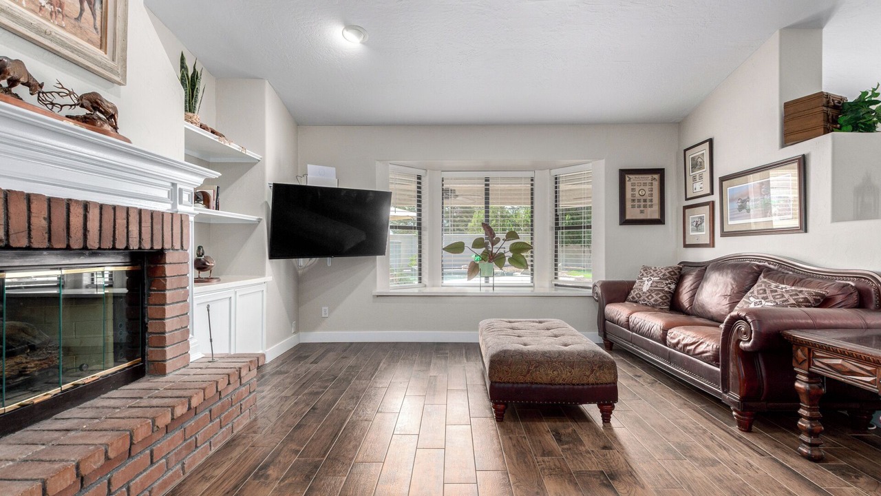 Photo of Livingroom in Val Vista Lakes