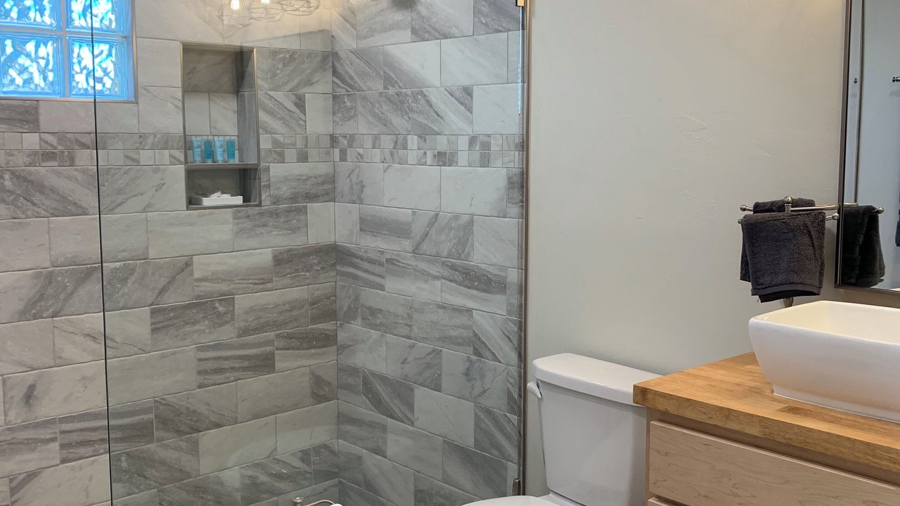 Photo of Bathroom in Oracle Heights Estates