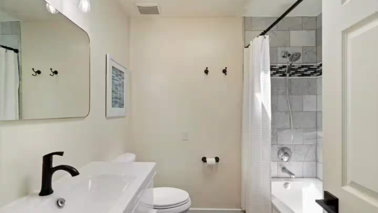 Photo of Bathroom in Avant