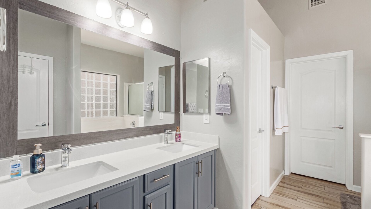 Photo of Bathroom in South Mountain