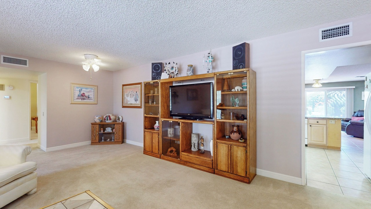 Photo of Livingroom in Sun City