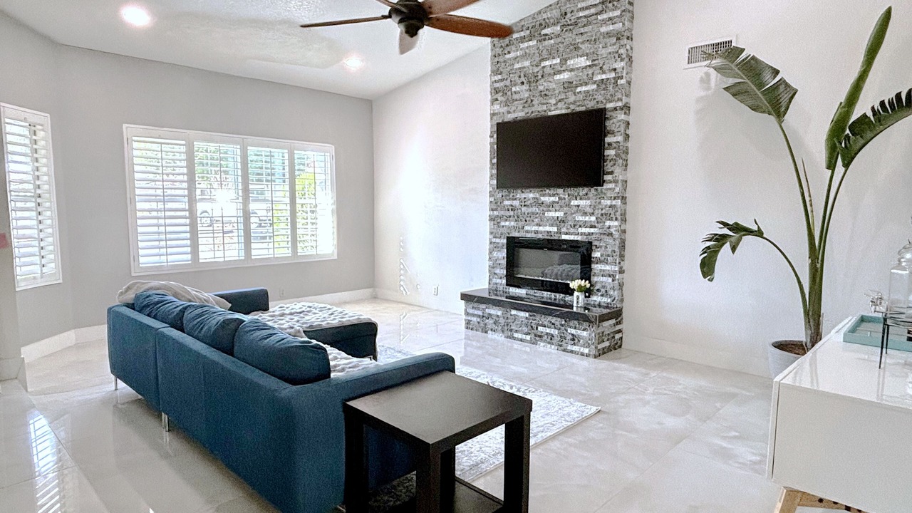 Photo of Livingroom in La Paz At Desert Springs