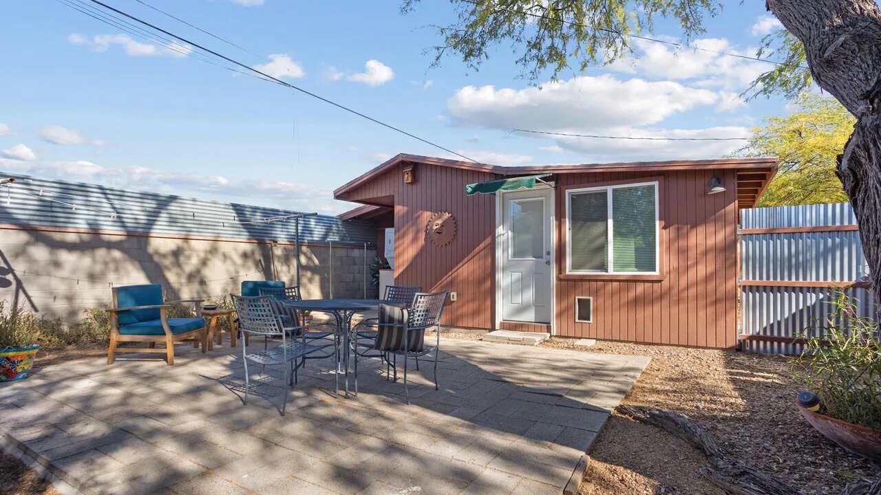 Photo of Outdoor in Blenman-Elm