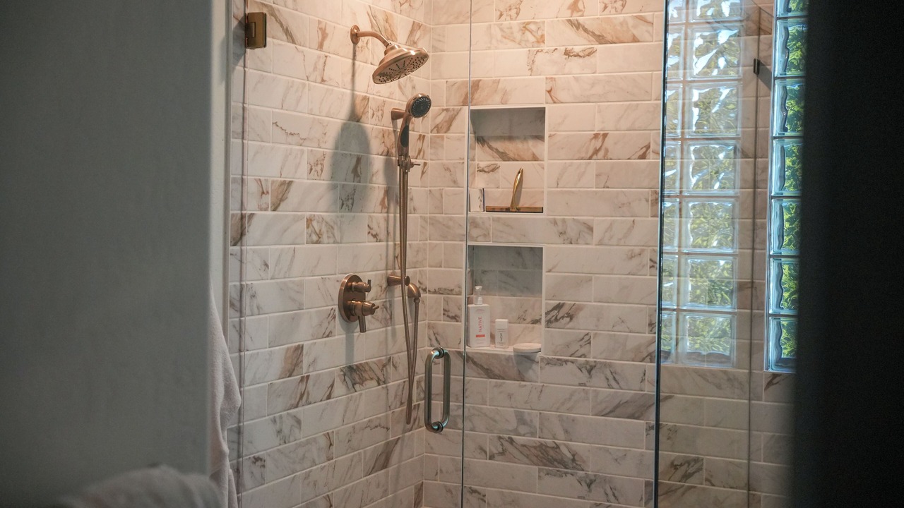 Photo of Bathroom in Greenfield Lakes