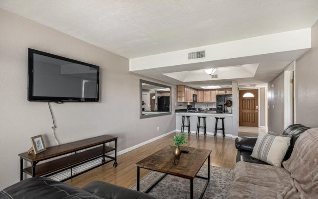 Photo of Livingroom in Trail West