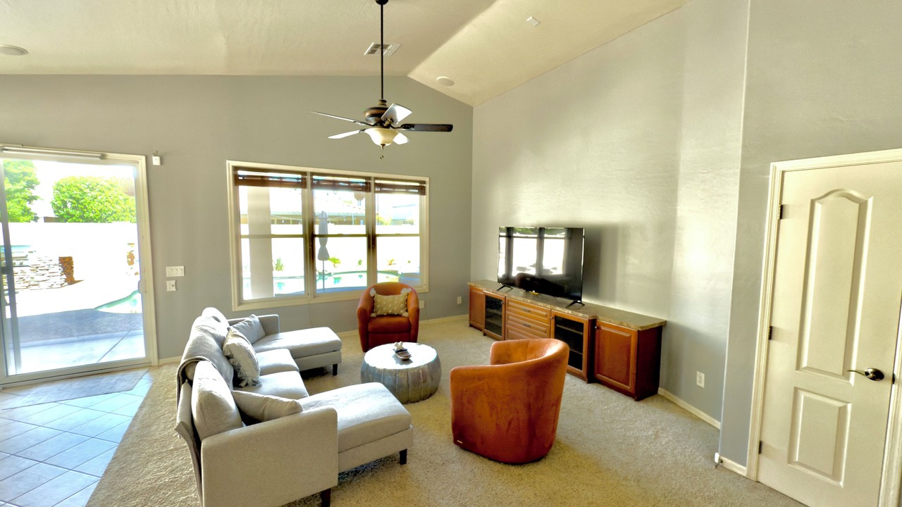 Photo of Livingroom in South Mountain