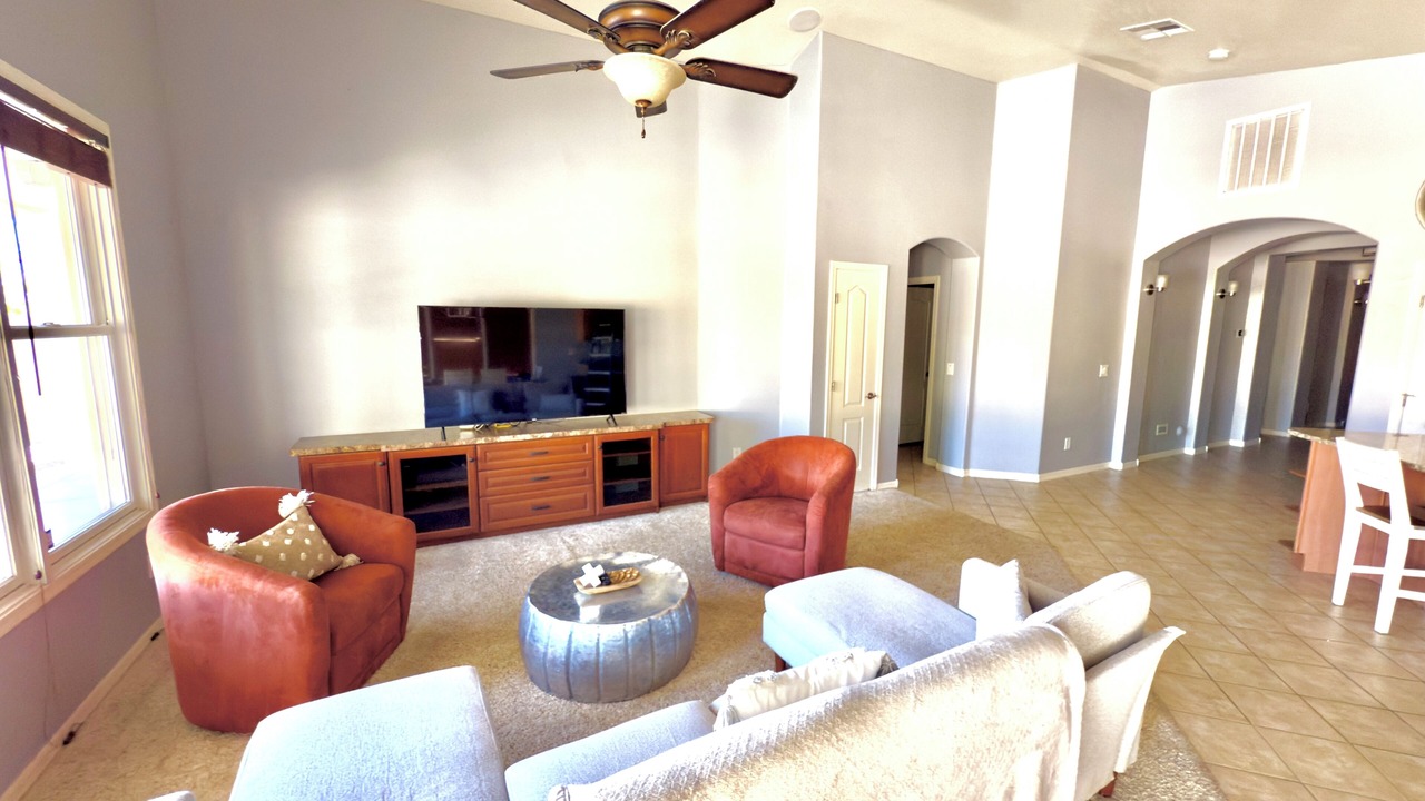 Photo of Livingroom in South Mountain