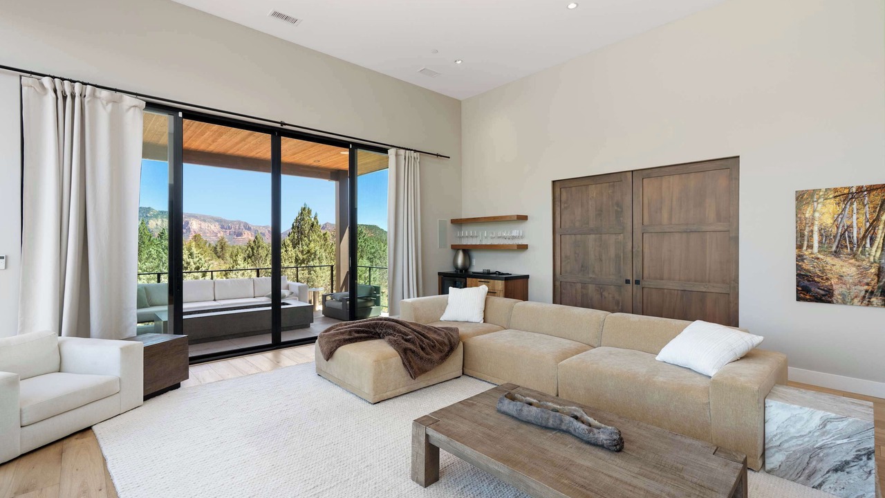 Photo of Livingroom in West Sedona