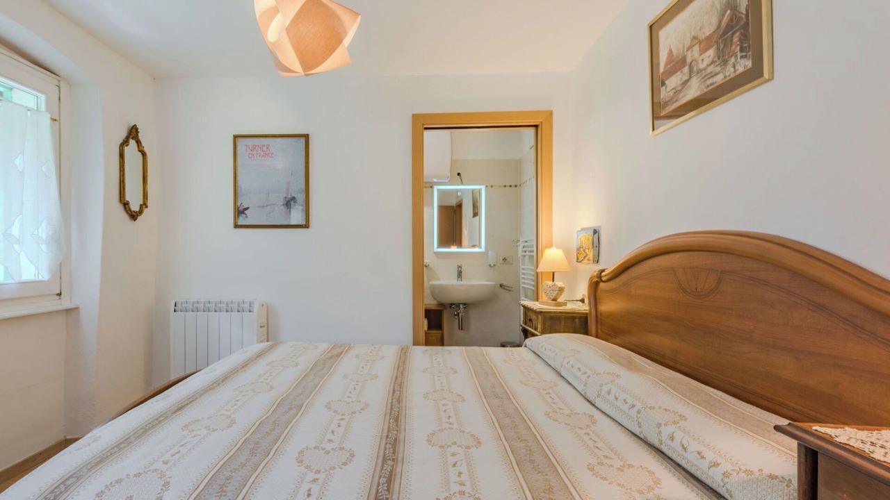 Photo of Bedroom in Pellizzano