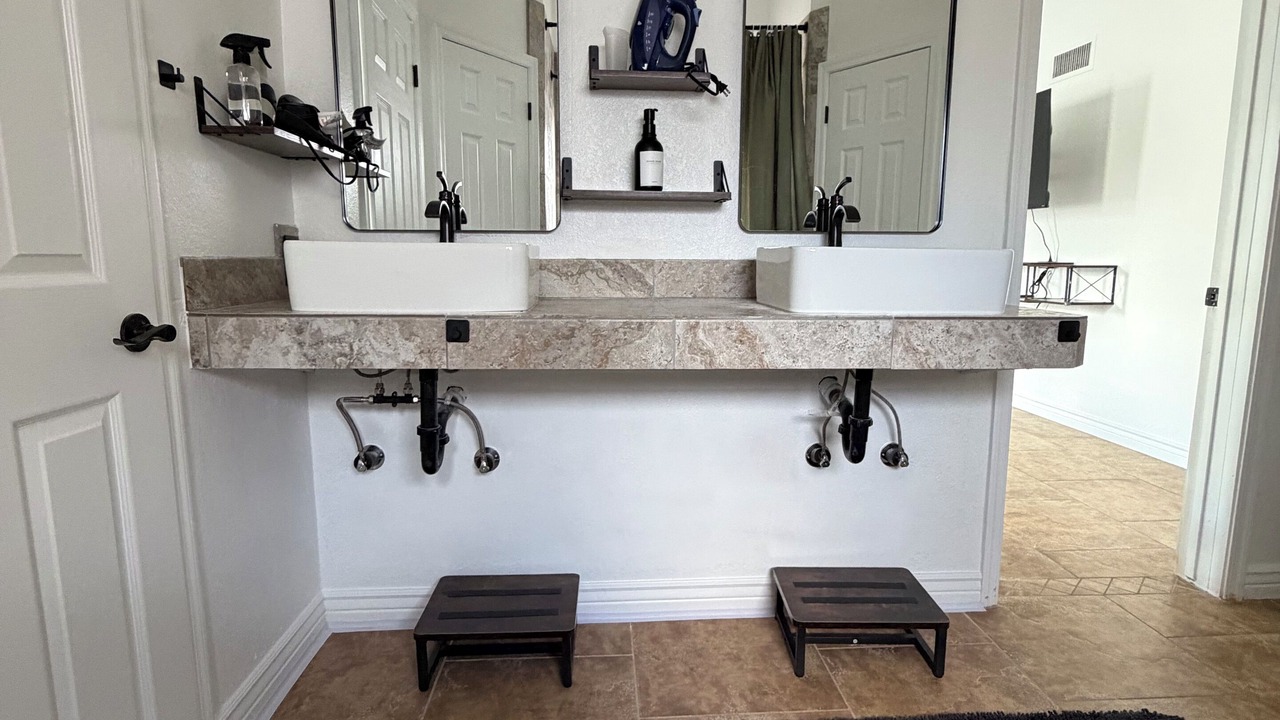 Photo of Bathroom in Woodridge