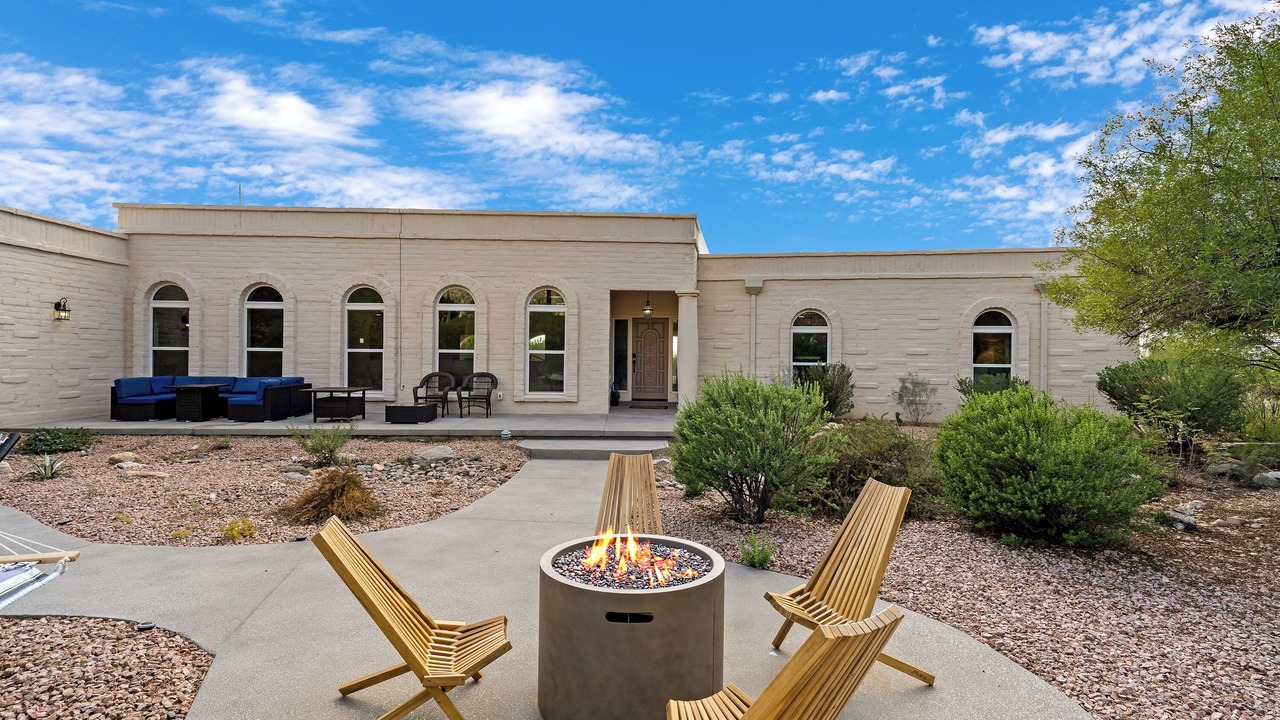 Photo of Patio Balcony in Skyline Bel Air Estates