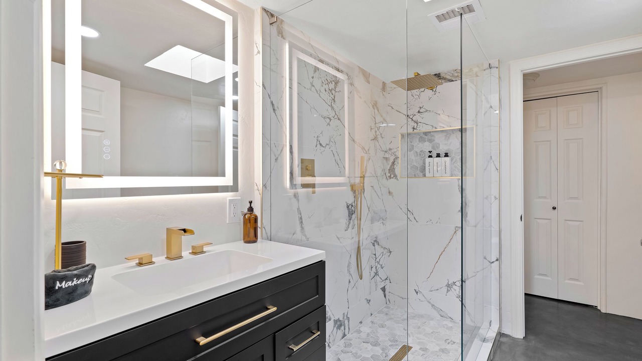 Photo of Bathroom in Skyline Bel Air Estates