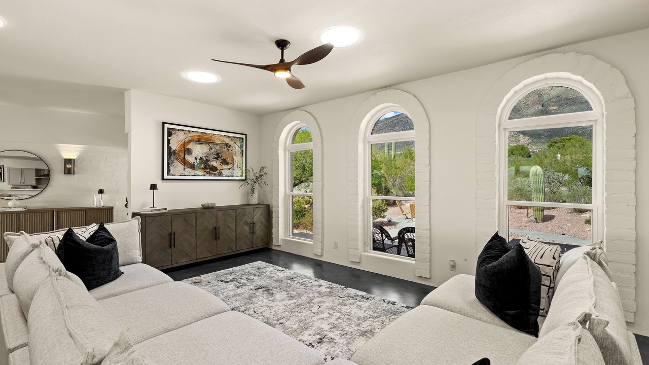 Photo of Livingroom in Skyline Bel Air Estates