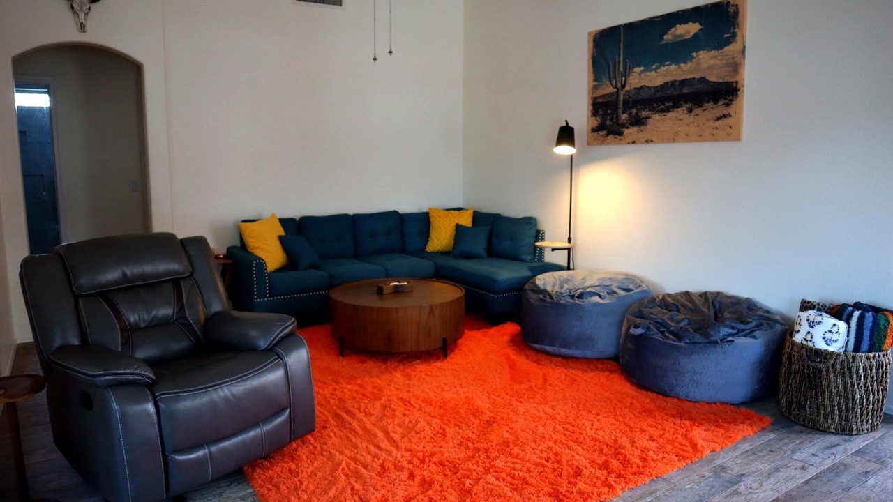 Photo of Livingroom in Surprise
