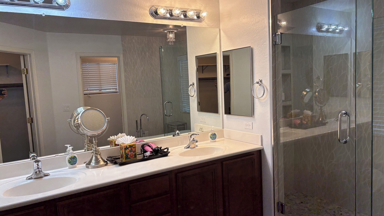Photo of Bathroom in Surprise Farms