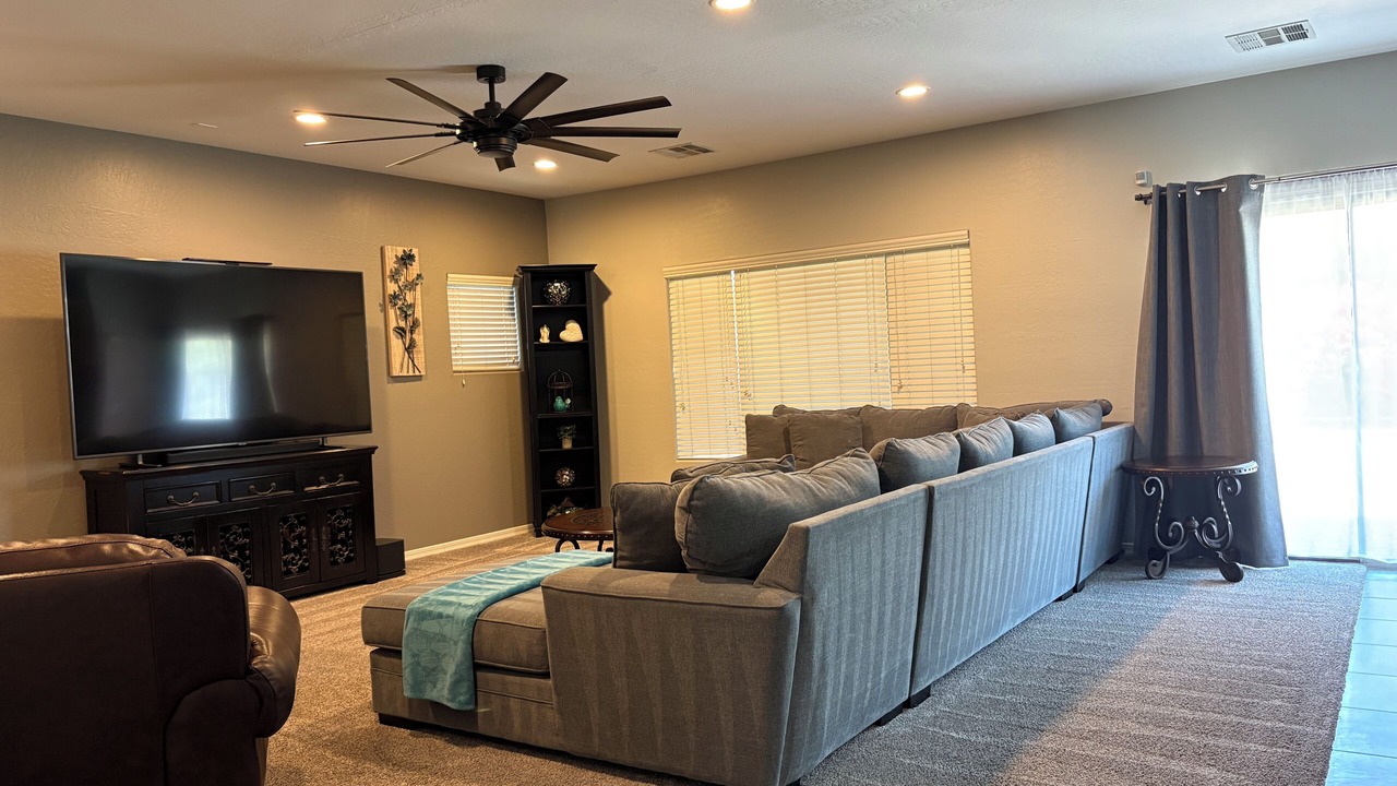 Photo of Livingroom in Surprise Farms