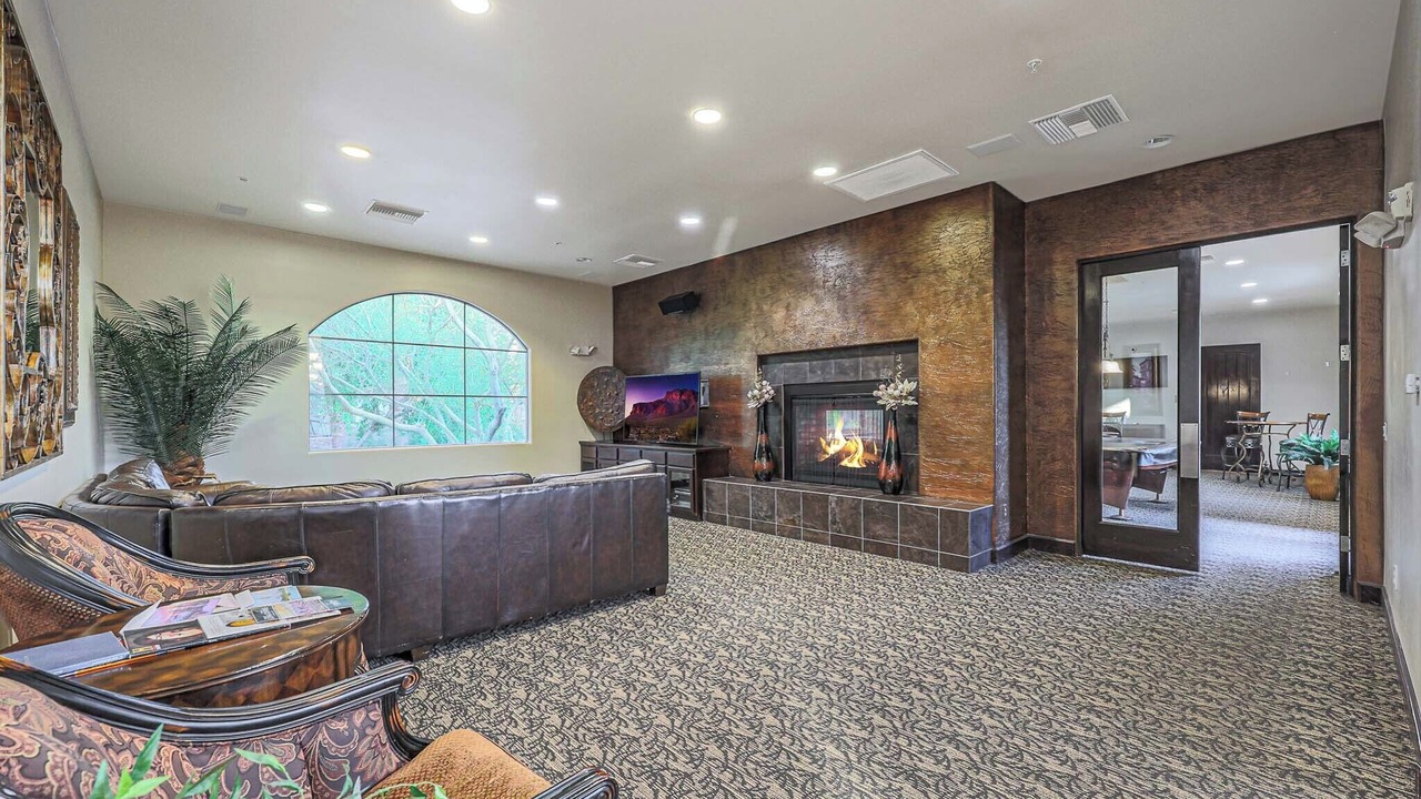 Photo of Livingroom in Desert Ridge