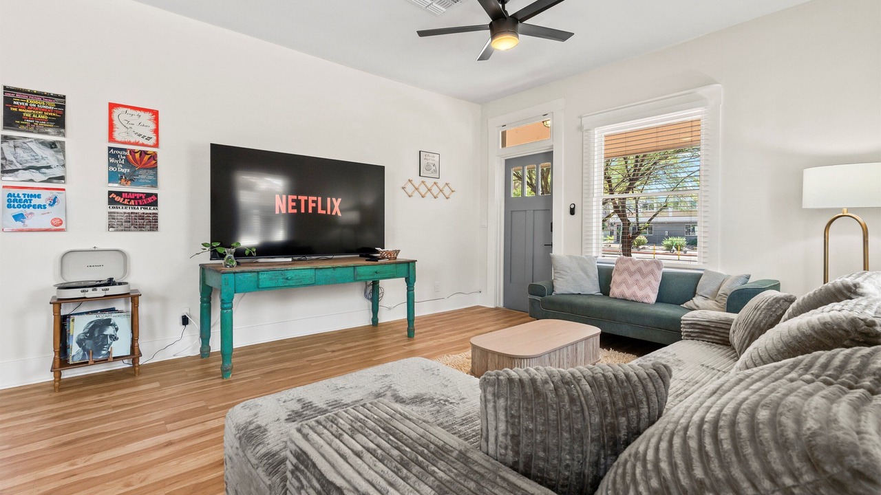 Photo of Livingroom in West University