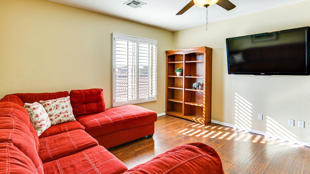 Photo of Livingroom in Camelback Plaza
