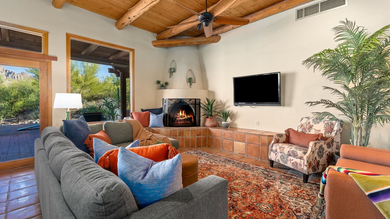 Photo of Livingroom in Oro Valley