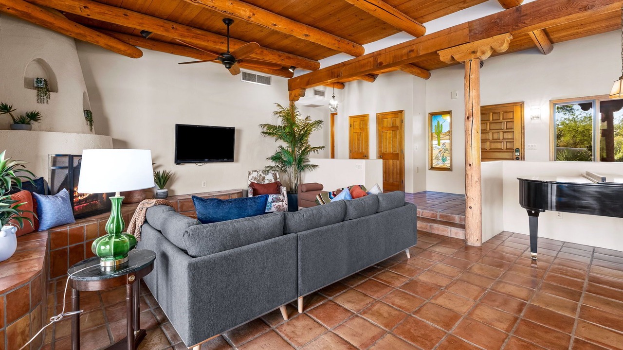 Photo of Livingroom in Oro Valley