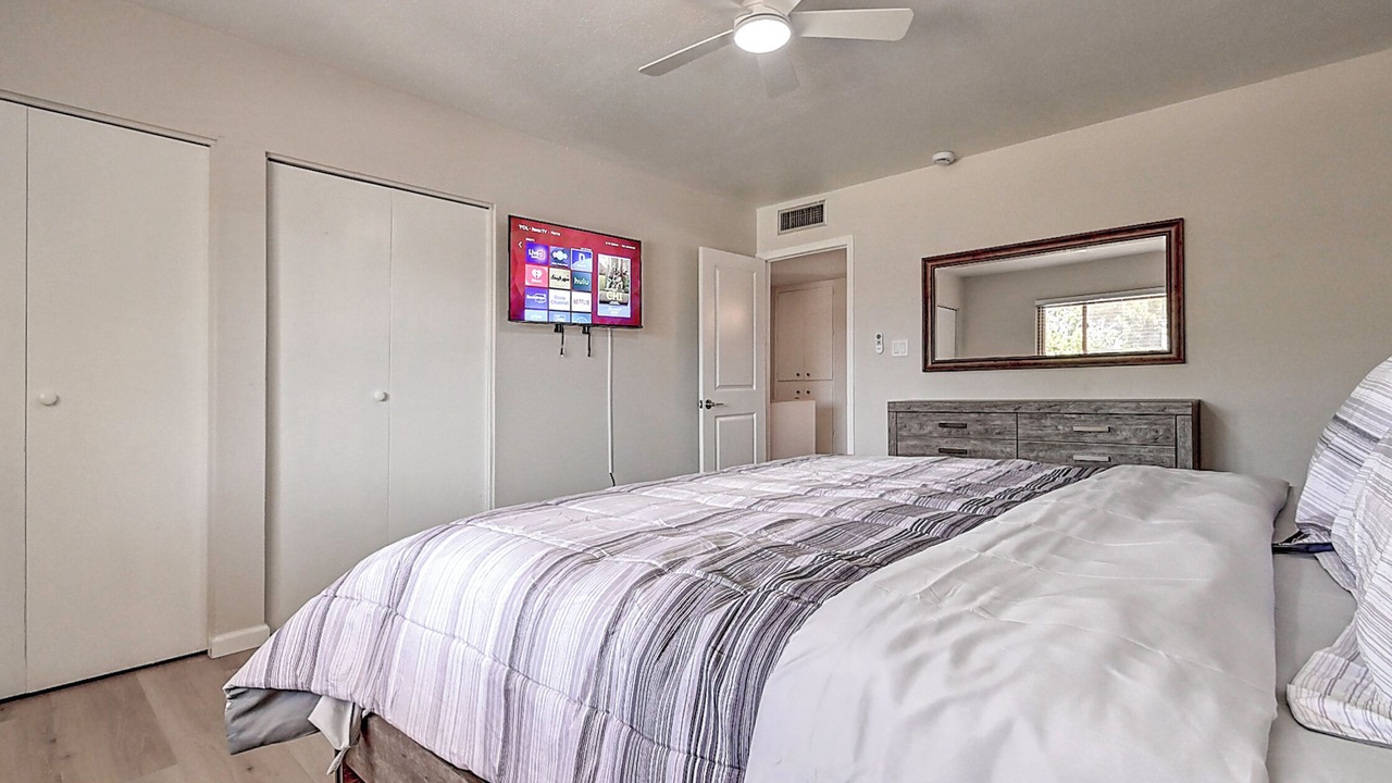 Photo of Bedroom in Fashion Square