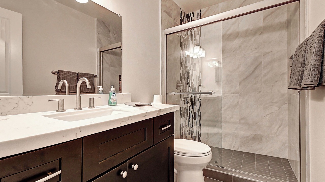 Photo of Bathroom in Fashion Square