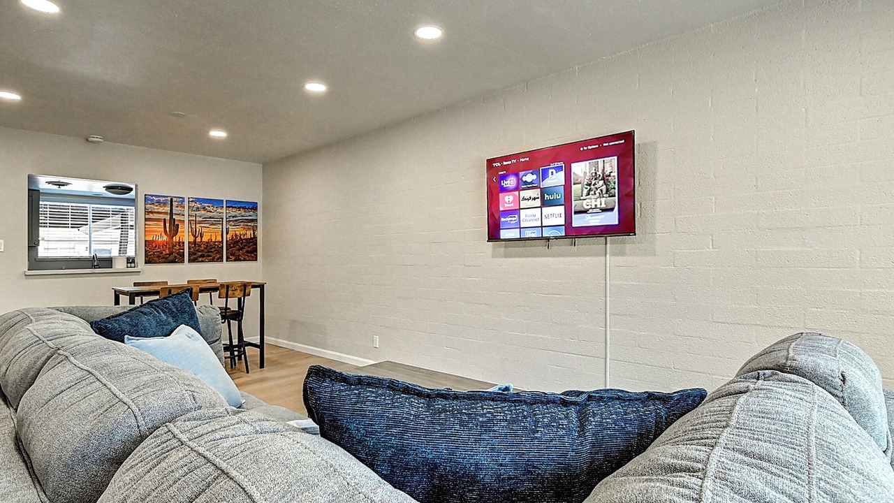 Photo of Livingroom in Fashion Square