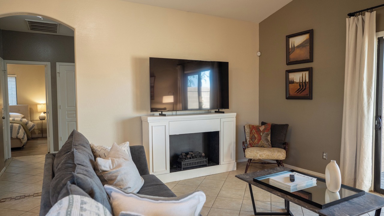 Photo of Livingroom in South Mountain