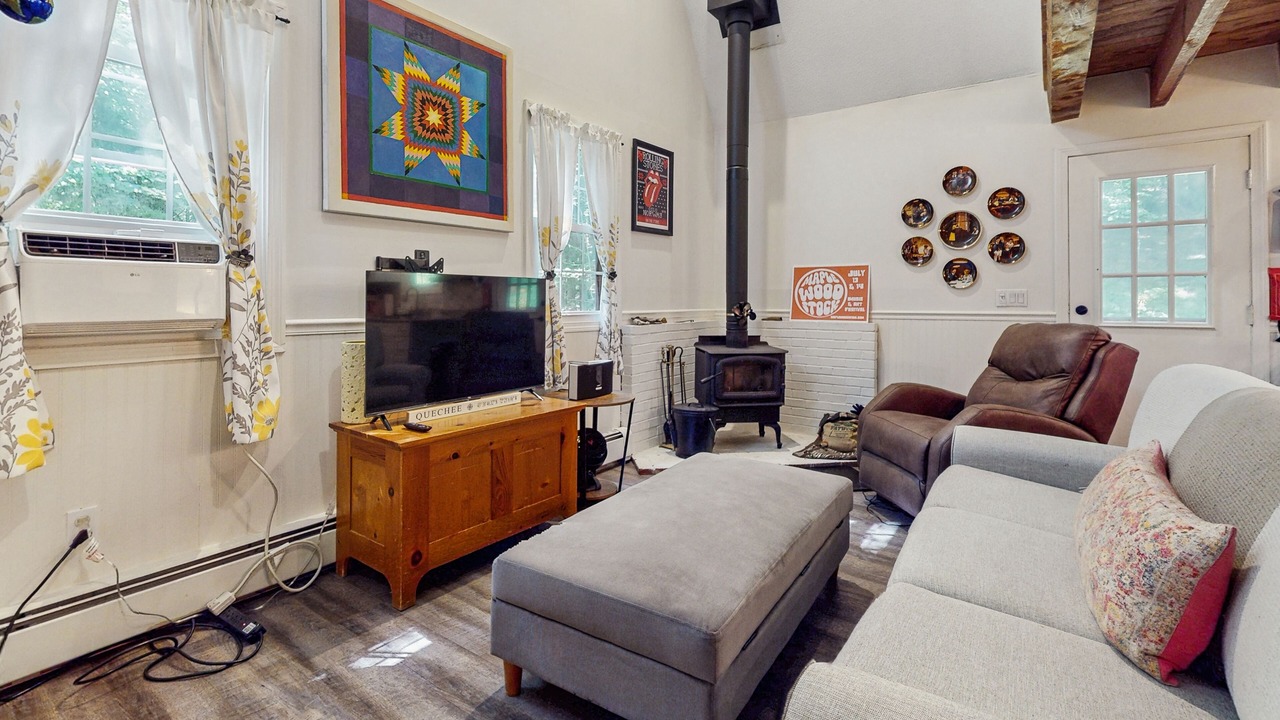 Photo of Livingroom in West Hartford