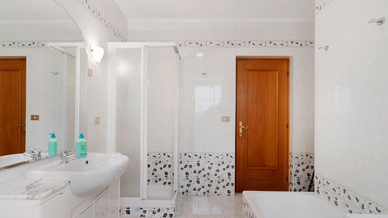 Photo of Bathroom in Romeno