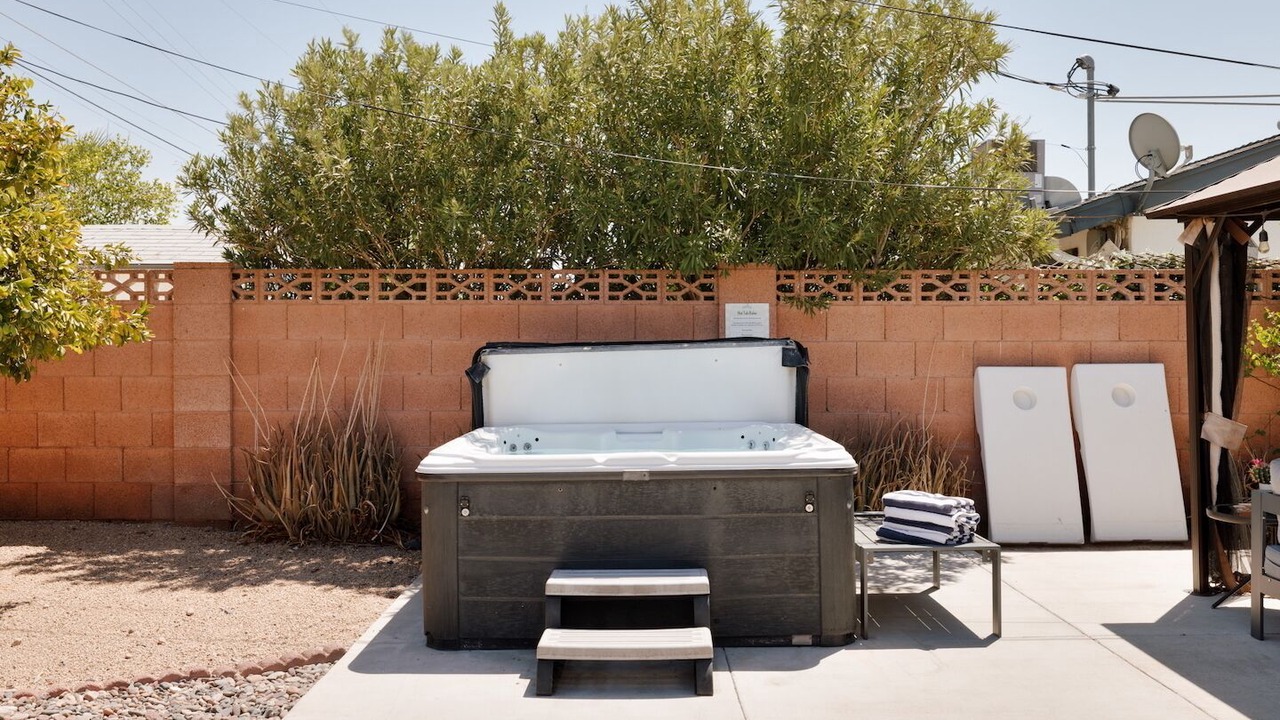Photo of Outdoor in Cox Heights