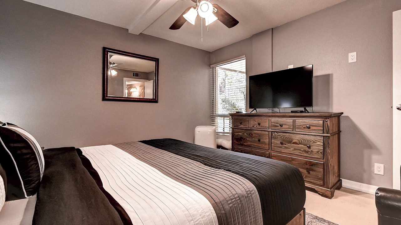 Photo of Bedroom in Entertainment District