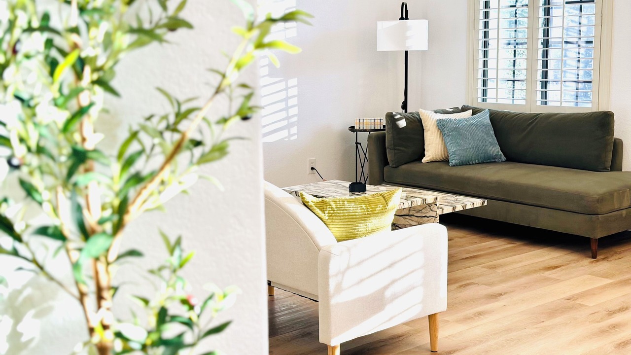 Photo of Livingroom in Shadow Hills