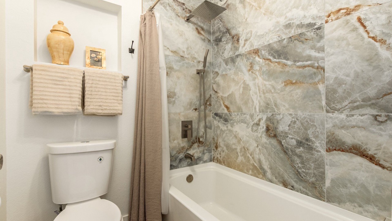 Photo of Bathroom in Val Vista Lakes