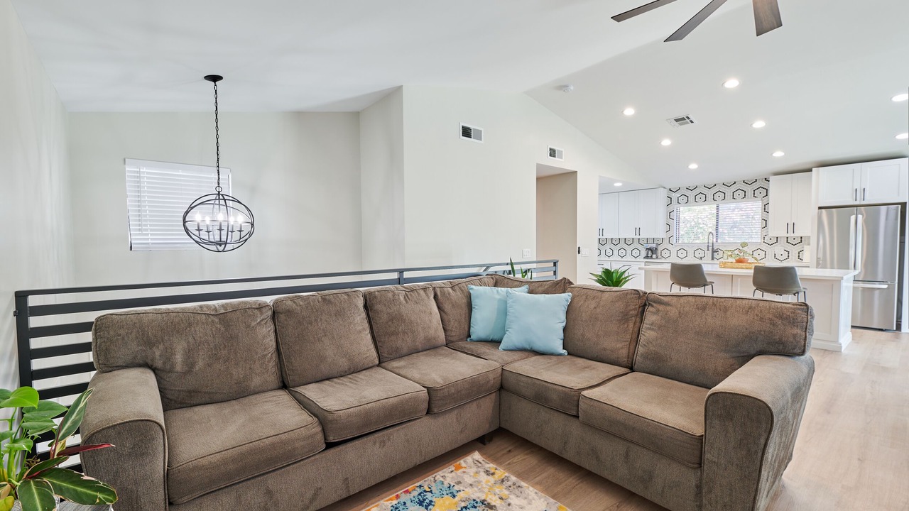 Photo of Livingroom in East Mesa