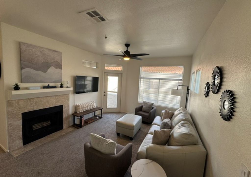 Photo of Livingroom in Spanish View