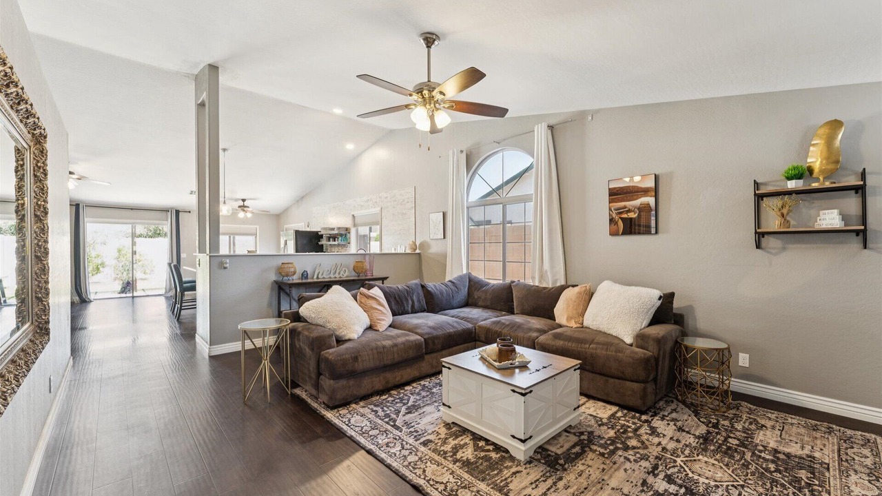 Photo of Livingroom in Castlegate