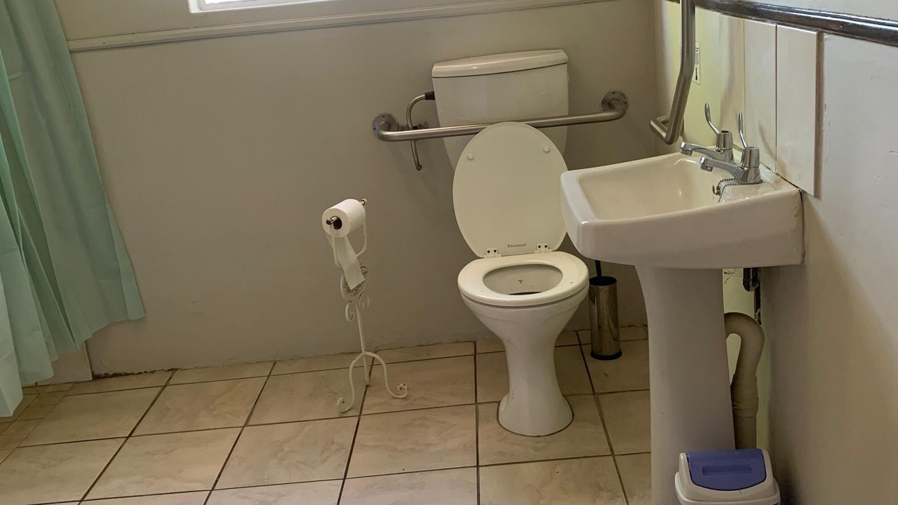 Photo of Bathroom in Universitas