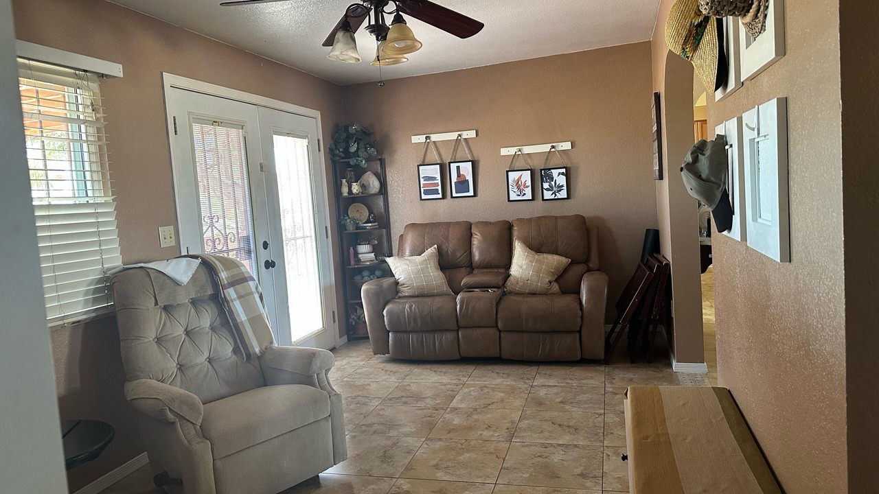Photo of Livingroom in Pueblo Estates