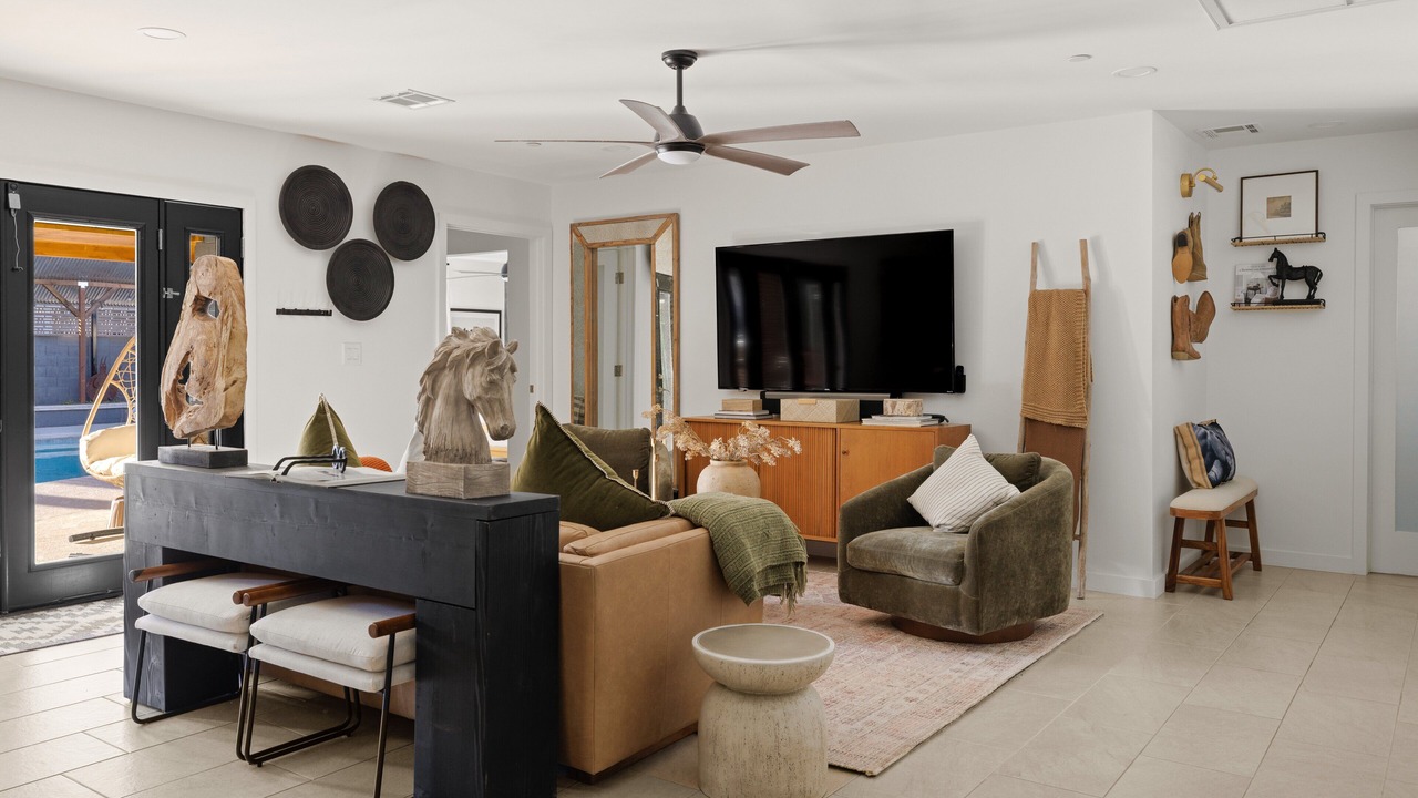 Photo of Livingroom in Trail West