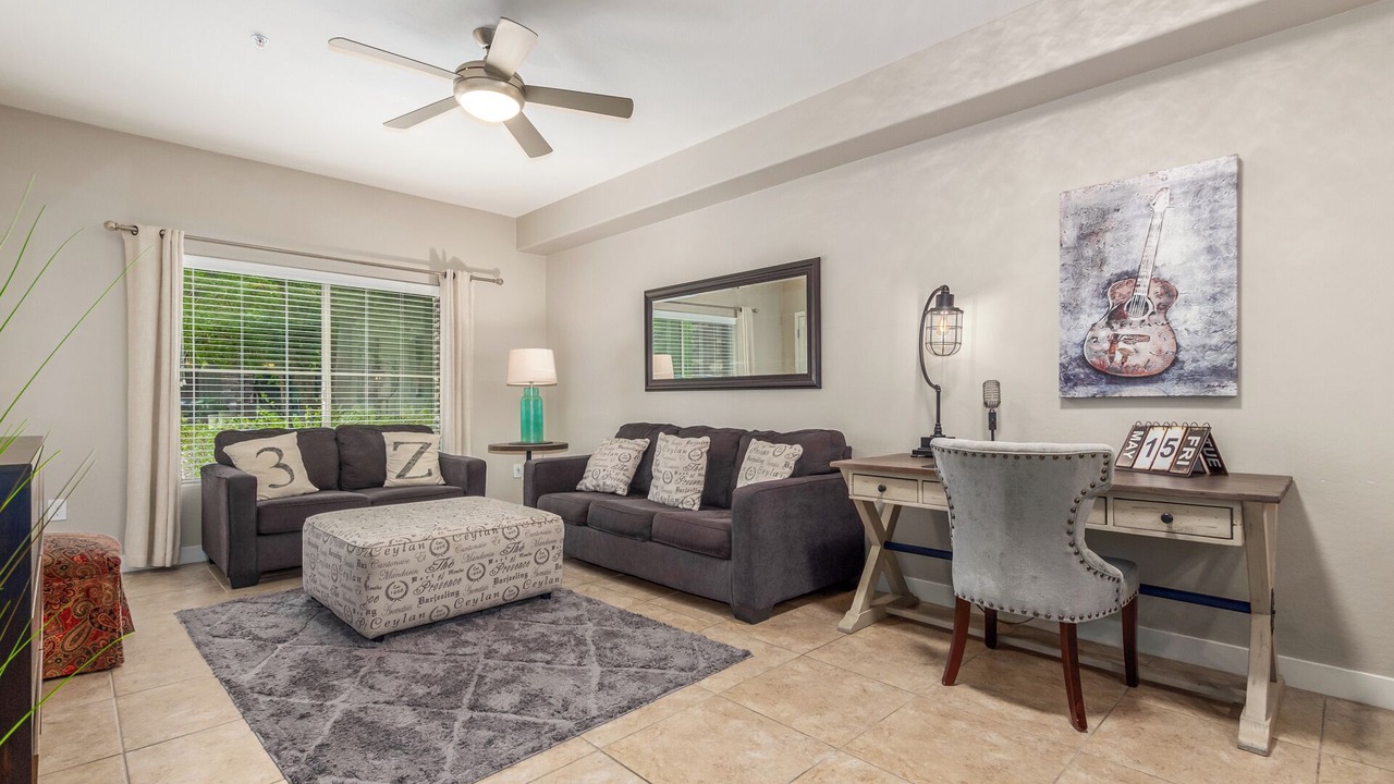 Photo of Livingroom in Desert Ridge
