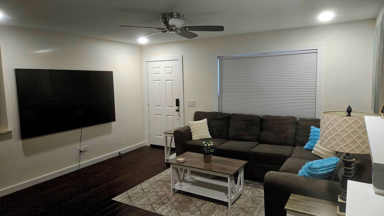 Photo of Livingroom in Desert View