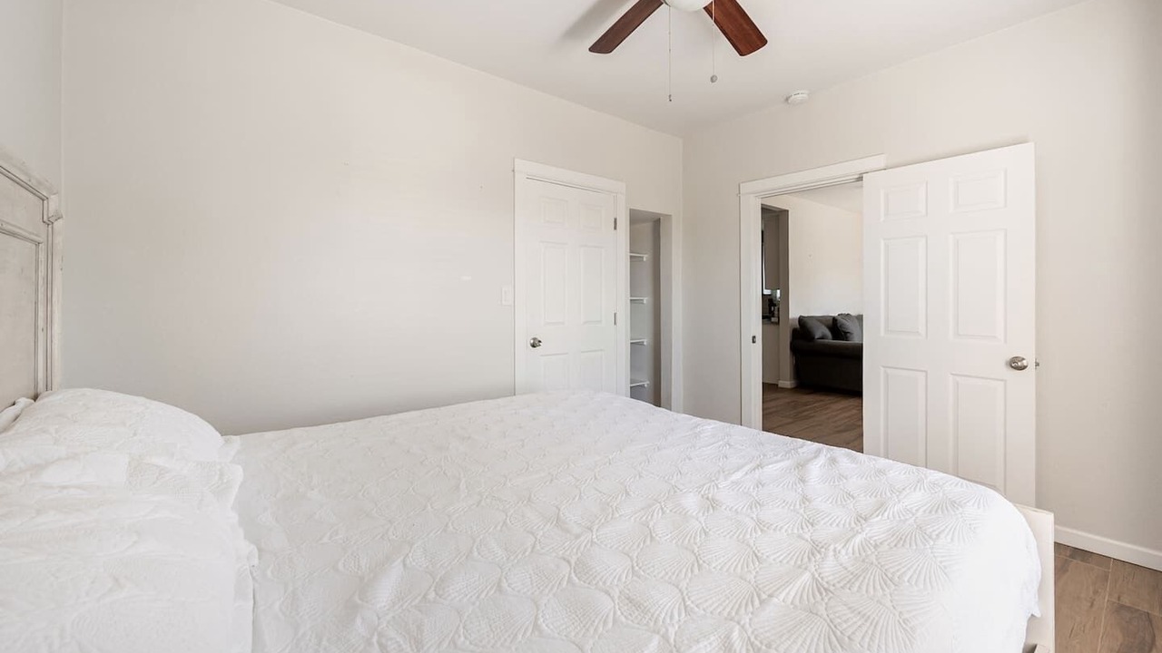 Photo of Bedroom in Garfield