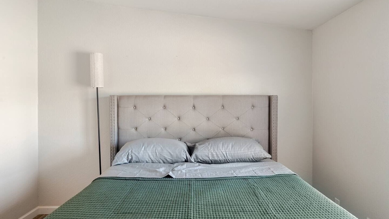 Photo of Bedroom in Garfield