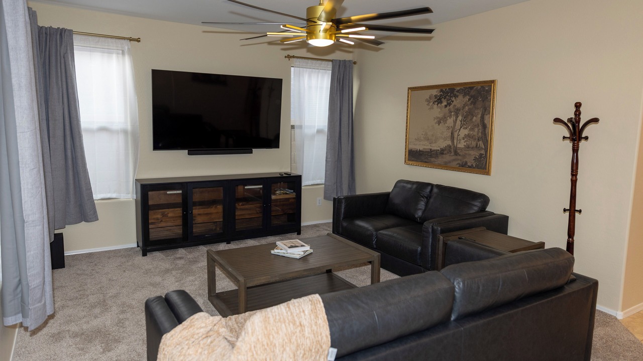 Photo of Livingroom in Rogers Ranch