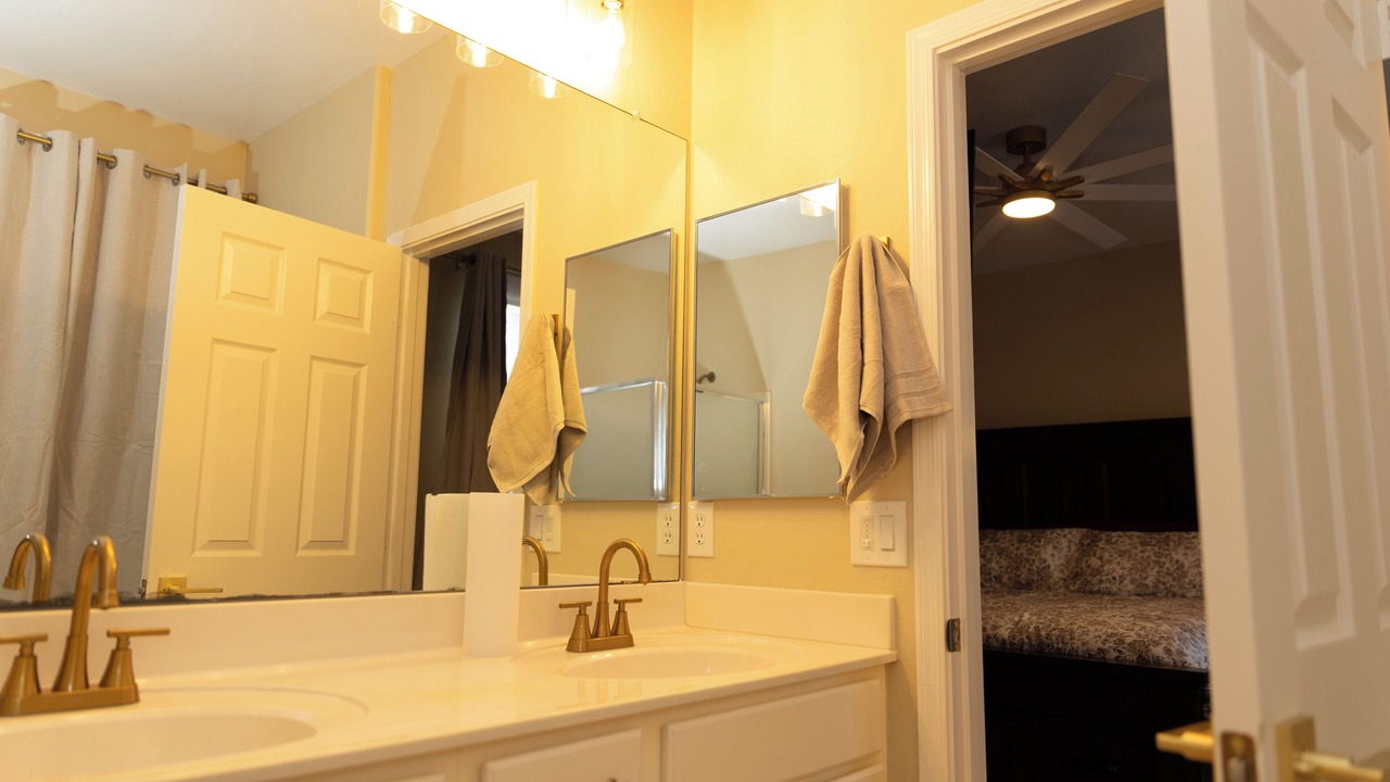 Photo of Bathroom in Rogers Ranch