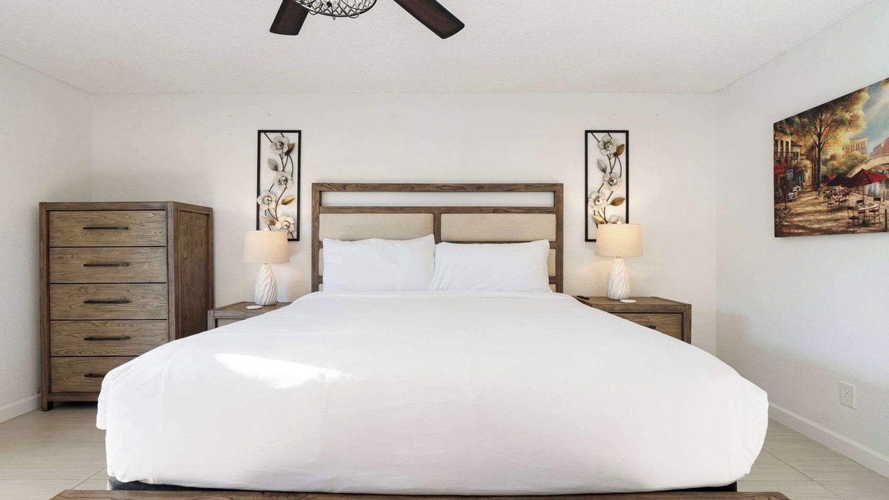 Photo of Bedroom in Alta Mesa Community Association