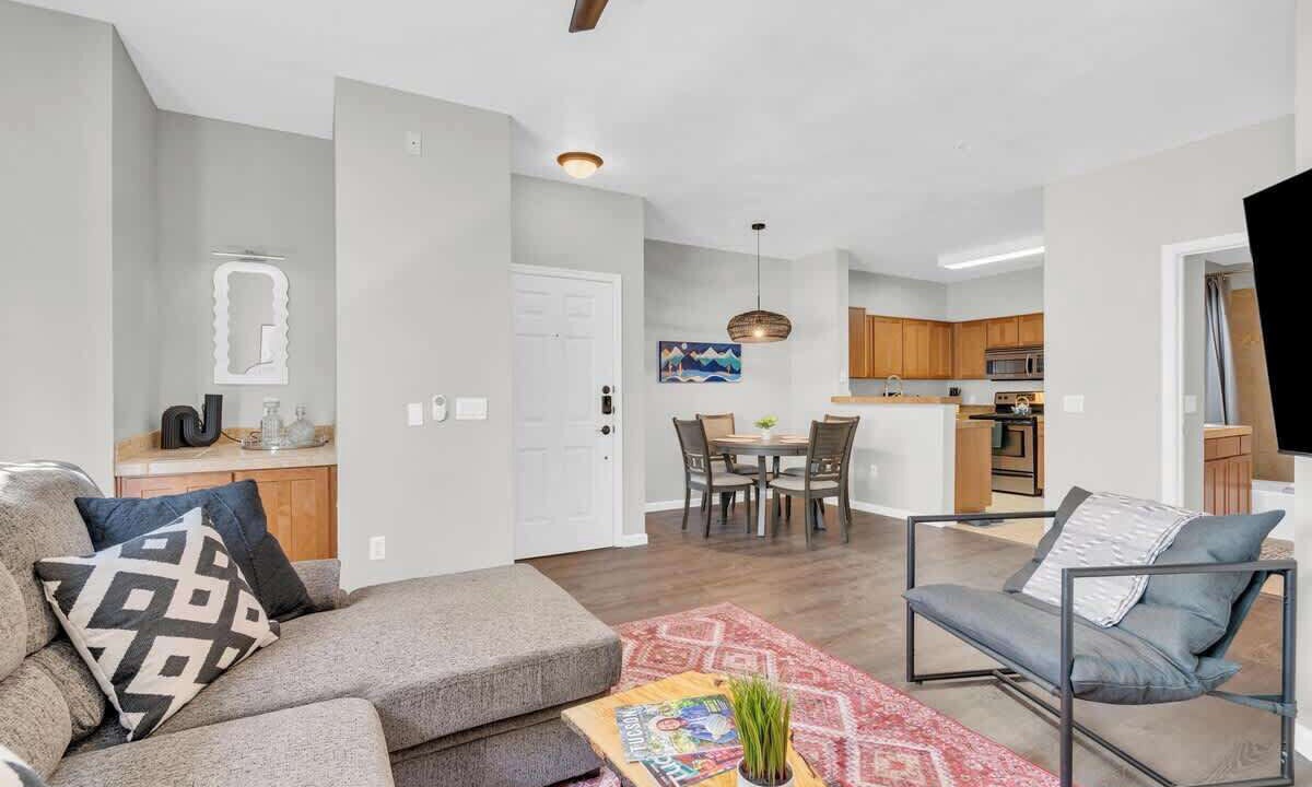 Photo of Livingroom in Oro Valley